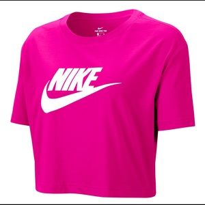 Women's Nike Sportswear Essential Cropped T-Shirt